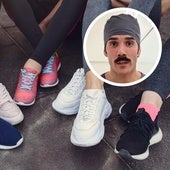 Un podólogo advierte del problema que causan las zapatillas de moda en España en los pies: «La poca sujeción que dan...»