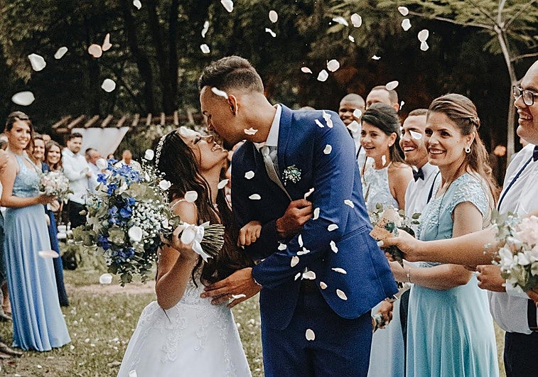 Debaten cuánto dinero hay que dar en una boda como mínimo y llegan a una conclusión: «Por cabeza...»