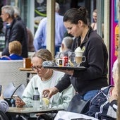 Una profesora de matemáticas explica la táctica poca conocida de los bares para que sus clientes gasten más dinero