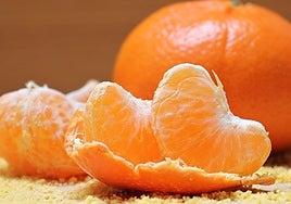 Una experta en seguridad alimentaria advierte del error que comete la gente al comer mandarinas: «Es la parte más saludable»