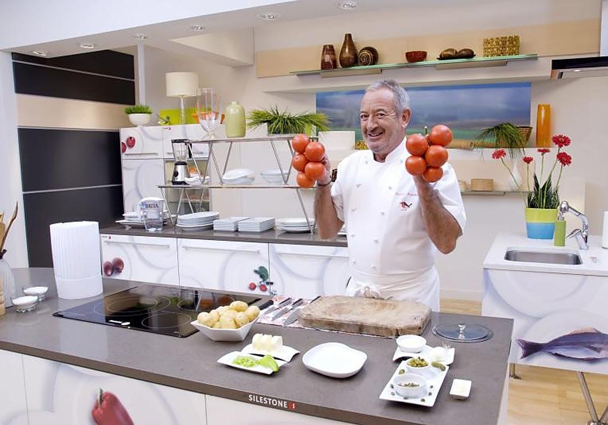 Karlos Arguiñano, tajante sobre los chefs con estrella Michelin: «Se ganan la vida fuera de sus restaurantes»