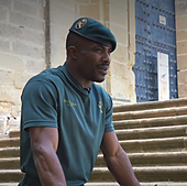 Llegó en patera a España y hoy es guardia civil: «Si a mí me ayudaron, ahora quiero ayudar yo»