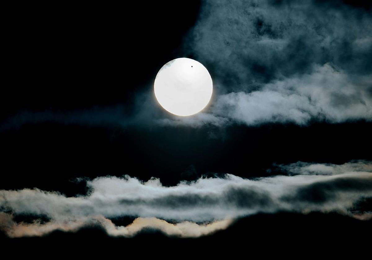 Preguntan a un niño de Primaria por qué la Tierra no se cae y su respuesta deja sin palabras a muchos: «Ha bajado el nivel porque...»