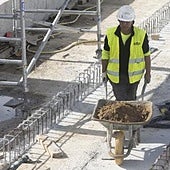 Un albañil español se va a trabajar a Suiza y explica cuánto dinero gana en la construcción en este país