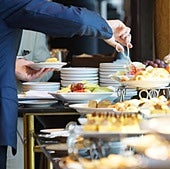 Una trabajadora de un buffet de Alemania, enfurecida por lo que han hecho unos españoles en su hotel: «Es un abuso»