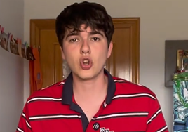 Un vecino de Galicia no se corta y dice lo que muchos piensan sobre los turistas de Madrid que van allí en verano: «Son una especie invasora»