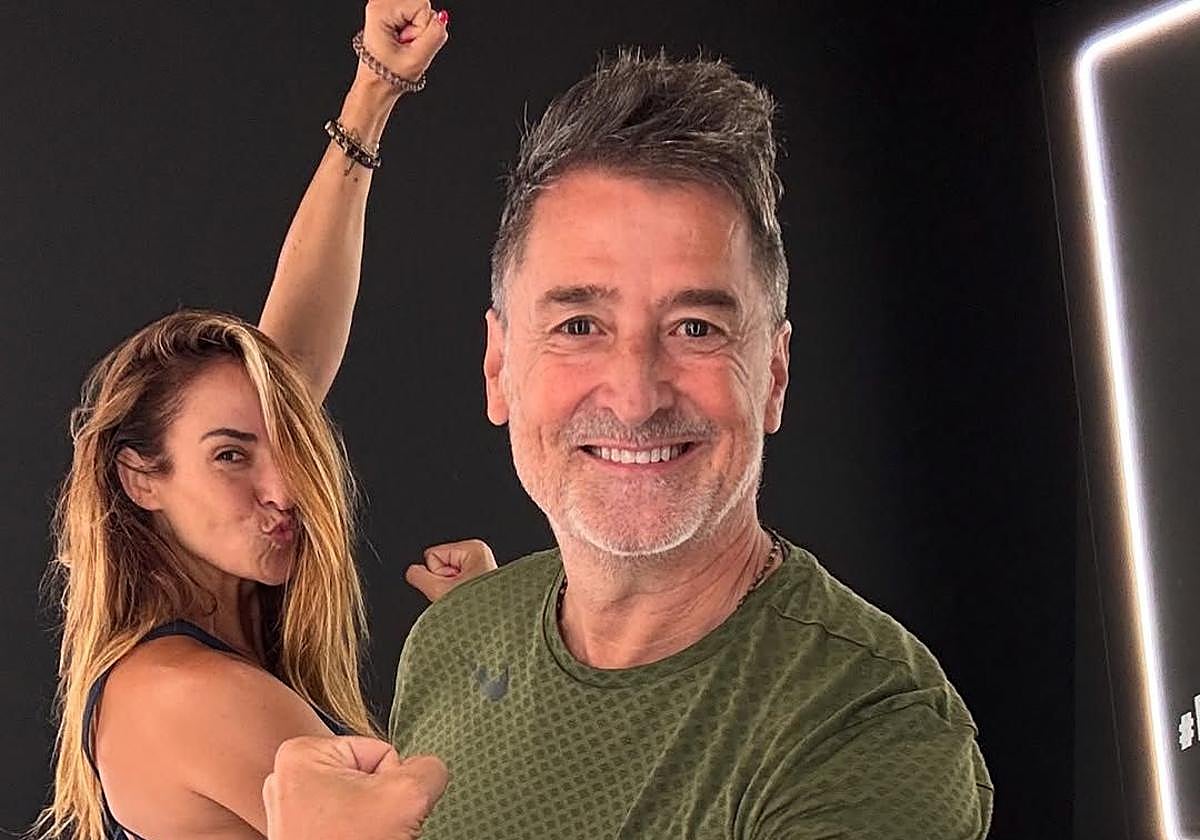 El presentador Antonio Hidalgo junto a su pareja, la entrenadora personal Ana Ruiz