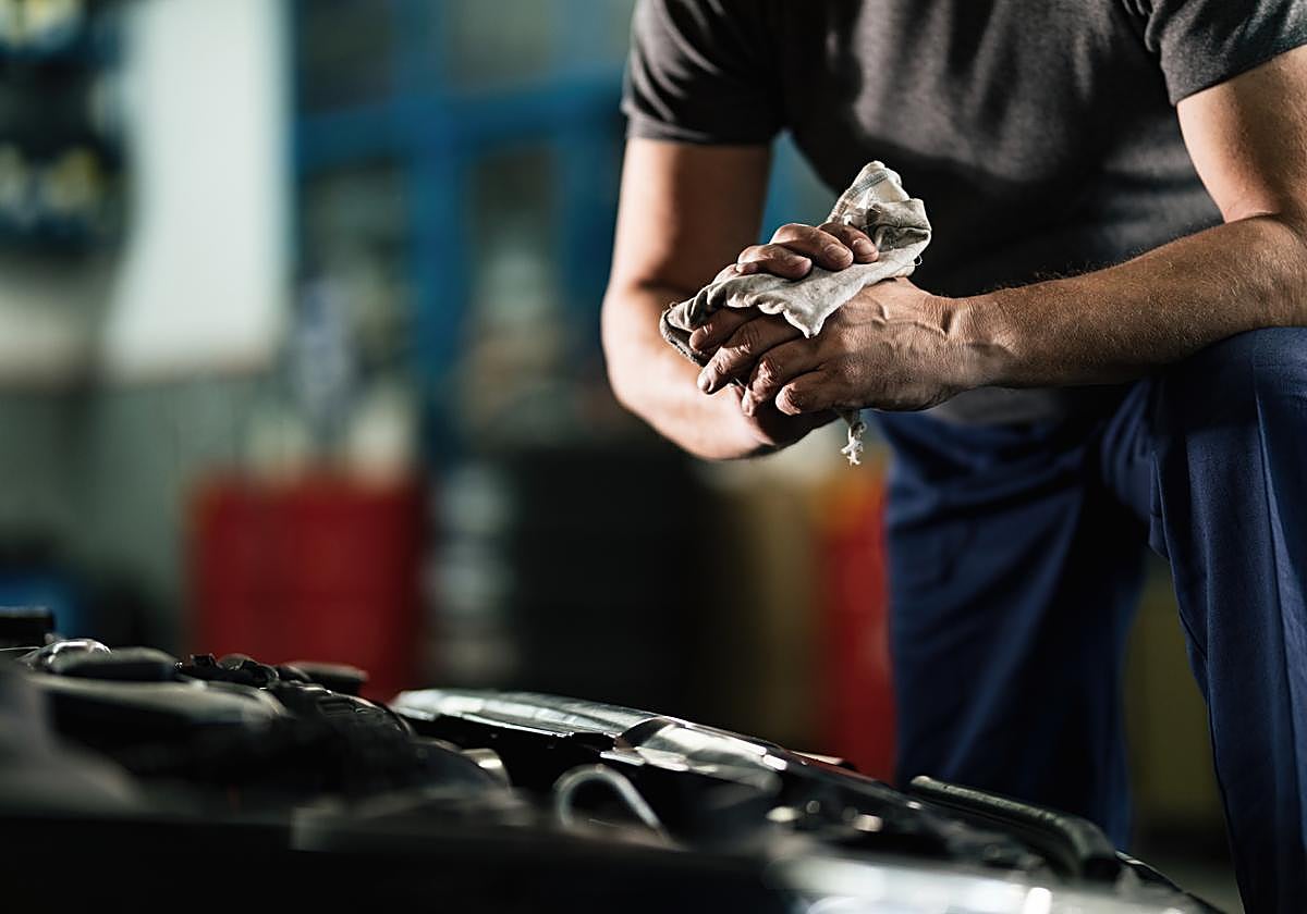 Un mecánico recomienda echar una gasolina diferente para los viajes largos: «Lo hago de esta manera»