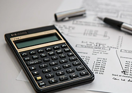 Una española que vive en Reino Unido, contundente con los impuestos que se pagan en nuestro país: «Es un robo a mano armada»