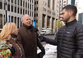 Pregunta por la calle a los jubilados cómo viven la vejez y las respuestas le sorprenden: «Te miran como si fueras un inútil»