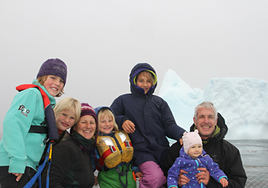 Una familia con seis hijos cuenta cómo es su vida en un barco: «Llevamos 25 años navegando»