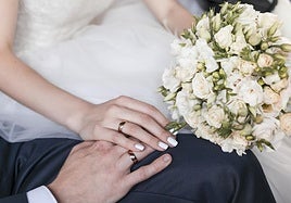 Juan Carlos Arias, sacerdote: «Cuando te casas, te comprometes a vivir para alguien y no con alguien, esa es la gran diferencia»