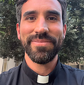 Juan Carlos Arias, sacerdote: «Cuando te casas, te comprometes a vivir para alguien y no con alguien»