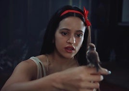 Una divulgadora lingüística escucha el nuevo disco de Rosalía y dicta sentencia sobre 'Lux': «Lo que hace con el español...»