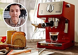 Un ingeniero químico comenta cómo limpiar de forma correcta una cafetera: «No uses vinagre»