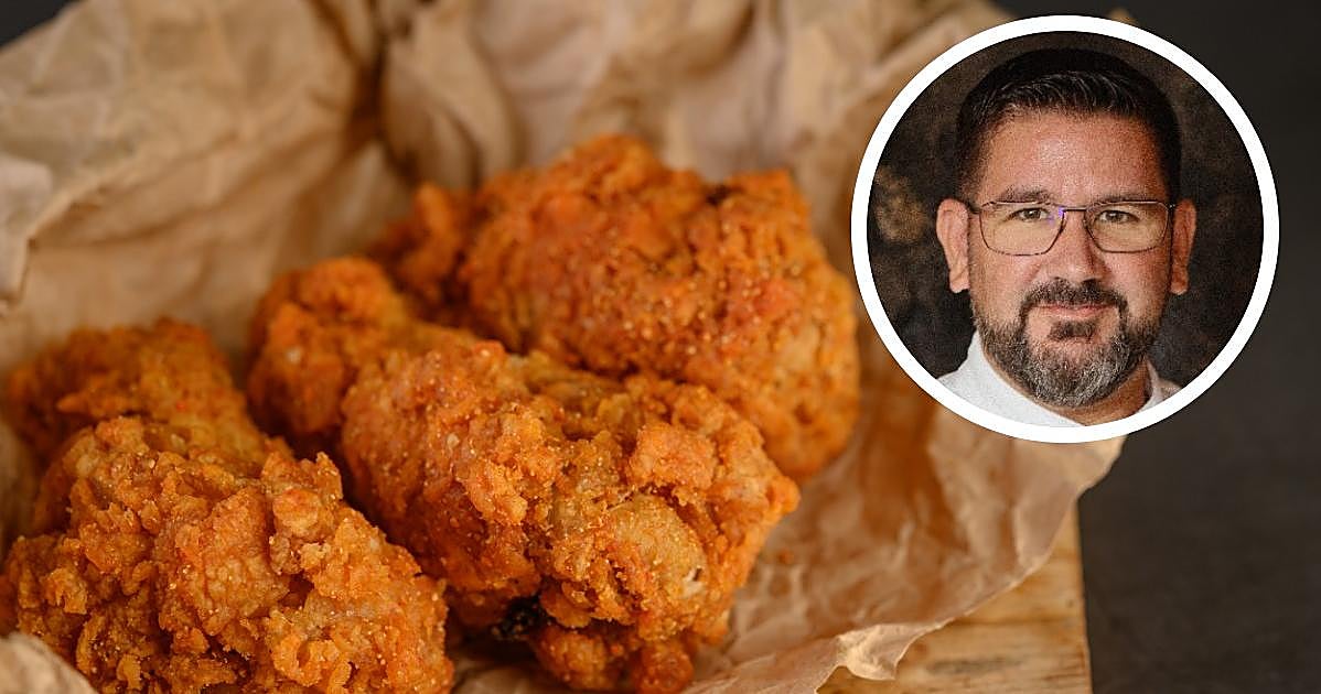 Dani García, chef, indica su truco para que el pollo frito quede crujiente y jugoso: «El suero de leche es imprescindible»
