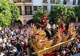 Un turista irlandés ve las procesiones de Semana Santa en España y se hace esta pregunta sobre nuestra población: «Tengo curiosidad»