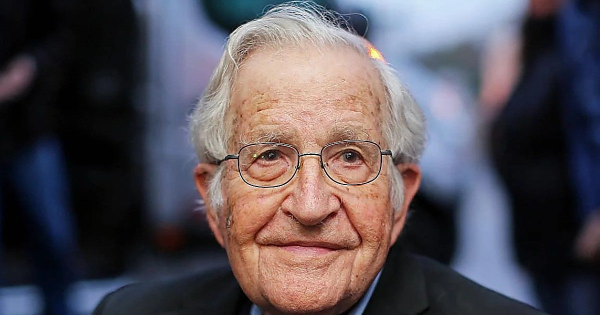 Noam Chomsky, filósofo e intelectual: «No deberíamos estar buscando héroes, deberíamos estar buscando buenas ideas»