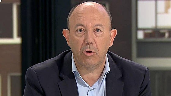Gonzalo Bernardos, economista: «Menos del 6% de los españoles gana 3.000 euros al mes. La riqueza de la clase media viene de las herencias»