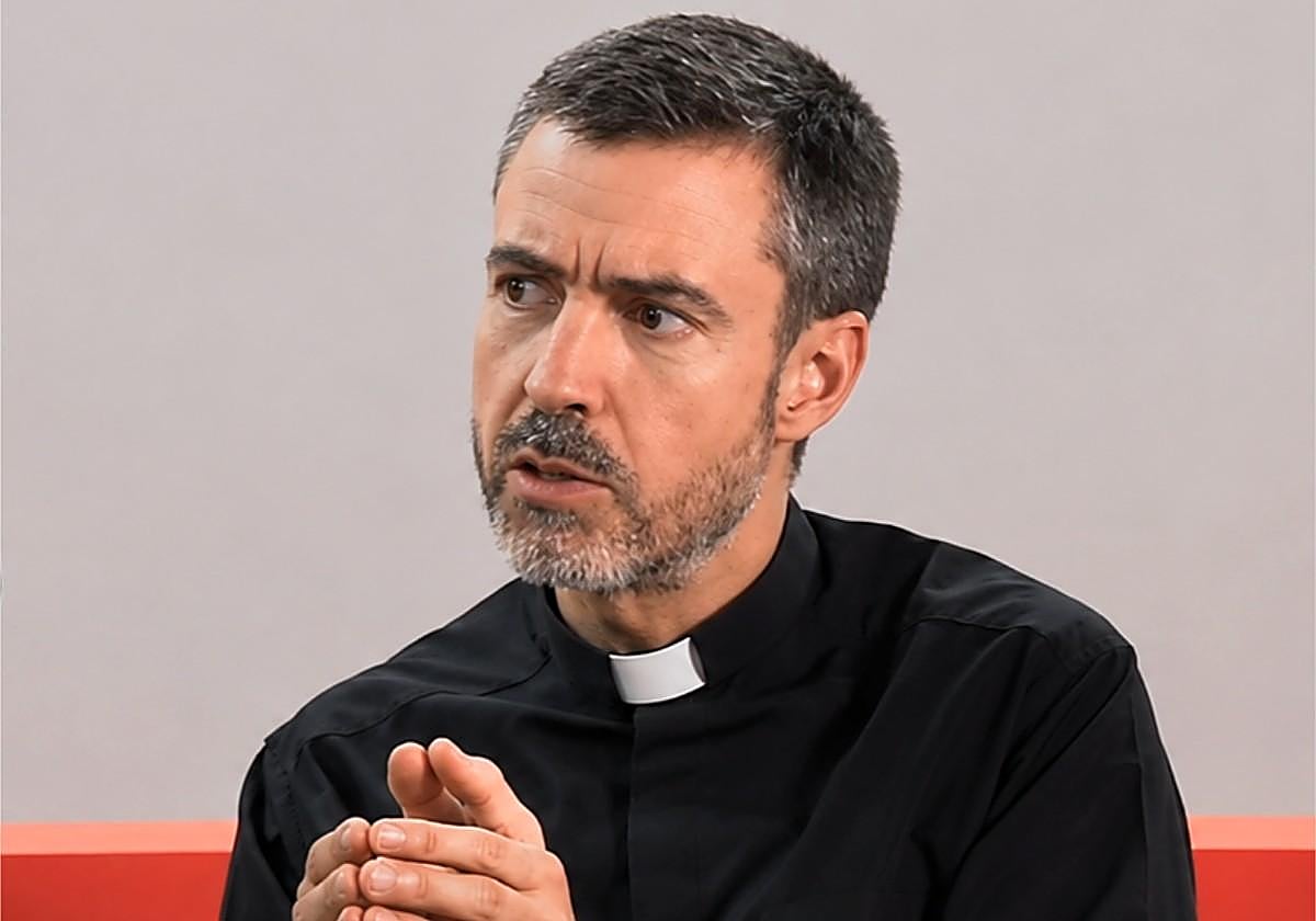 Padre Joaquín, cura: «Los pobres nunca son ateos. El que está acomodado se enfada con Dios y reniega»