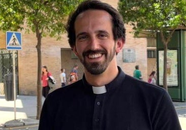 Carlos Giménez, cura: «A mis padres les costó que dejara medicina para ir al seminario a formarme como sacerdote. Ahora están orgullosos»