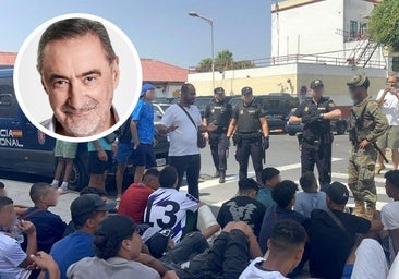 Carlos Herrera: «Todavía a nadie se le ha ocurrido habilitar en Ceuta un espacio en condiciones para que los inmigrantes no estén deambulando por la calle como perros»