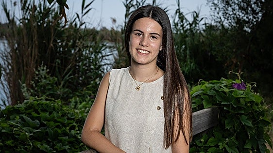 África, 16 años y coeficiente de 150, sobre la carrera que empieza en septiembre en la universidad: «Quiero mejorar la vida de las personas»