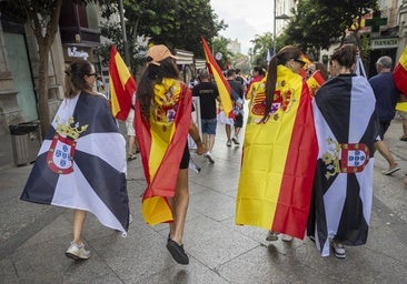 Se dispara la compra de banderas de Ceuta como símbolo de apoyo a sus ciudadanos: es la más vendida en Amazon en el último mes