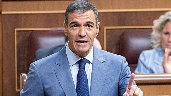 Carlos Herrera, sin contemplaciones con Pedro Sánchez tras desentenderse de los menores inmigrantes de Ceuta: «Buscan hacer de Vivas un Carlos Mazón»