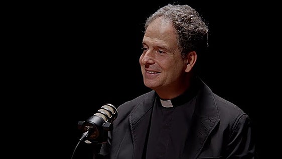 Don Nicolás, cura y rector de la UESD: «Un laico debería estudiar Teología. Si yo estoy bautizado, tengo la misión de dar a conocer a Jesucristo y necesito formarme»