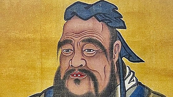 Qué significa el proverbio chino de Confucio: «Solo cuando llega el frío del invierno sabemos que el pino y el ciprés son los últimos en perder sus hojas»