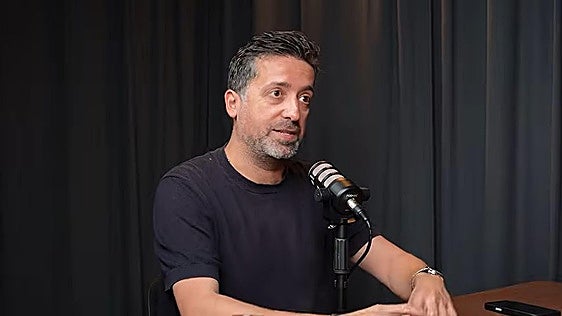 Jordi Reche, experto en comunicación no verbal: «La expresión de la cara, la forma de andar y la ropa es lo que más influye en una primera impresión»