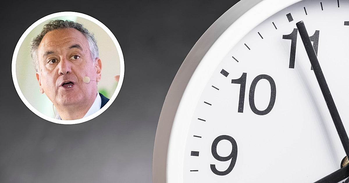 Roberto Brasero, meteorólogo: «Si mantuviéramos siempre el horario de verano, en invierno en Galicia no se haría de día hasta las 10 de la mañana y en Madrid hasta las 9:30»