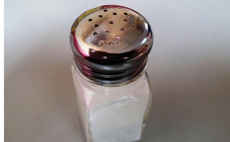 El consumo demasiado bajo de sal  puede provocar  insuficiencia cardiaca