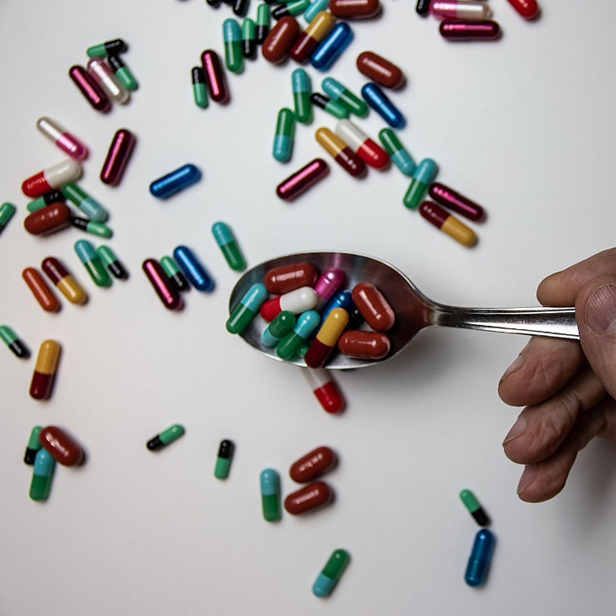 Llevas años tomando mal las pastillas de los medicamentos y no lo sabías: así debes de hacerlo