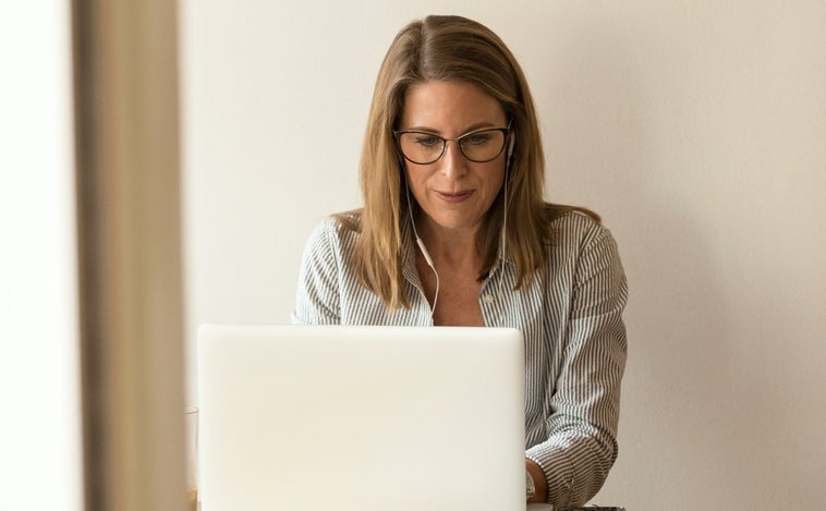 Estar sentada la mayor parte del día triplica el riesgo de muerte cardiovascular en mujeres mayores de 50 años