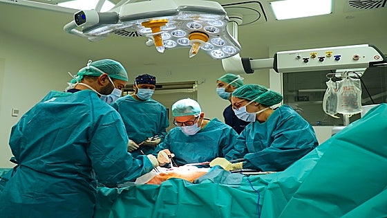 Podcast | Cirugía ambulatoria de rodilla; entrar al quirófano necesitando una prótesis y salir andando