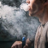 El vapeo frecuente entre adolescentes eleva la exposición tóxica al plomo y al uranio