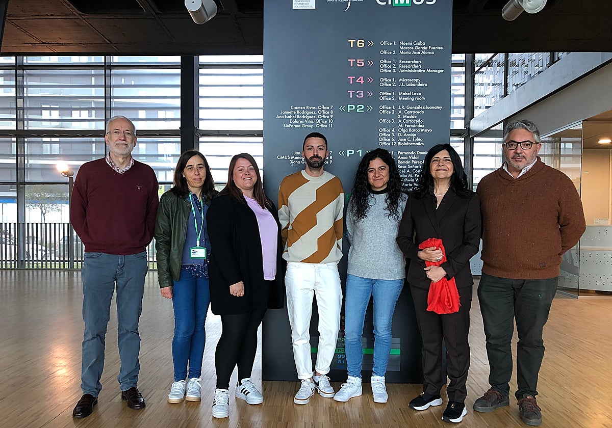 El equipo de investigadores que ha descubierto una nueva terapia contra el cáncer anaplásico de tiroides