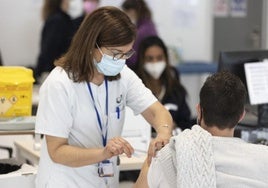 La tasa de infartos e ictus fue menor tras la vacunación contra el covid-10