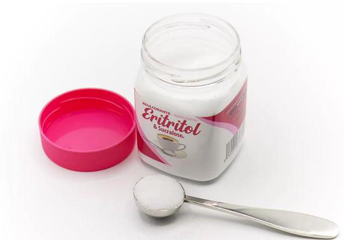 El eritritol es un edulcorante artificial muy popular que se encuentra en productos horneados, bebidas, chicles y caramelos