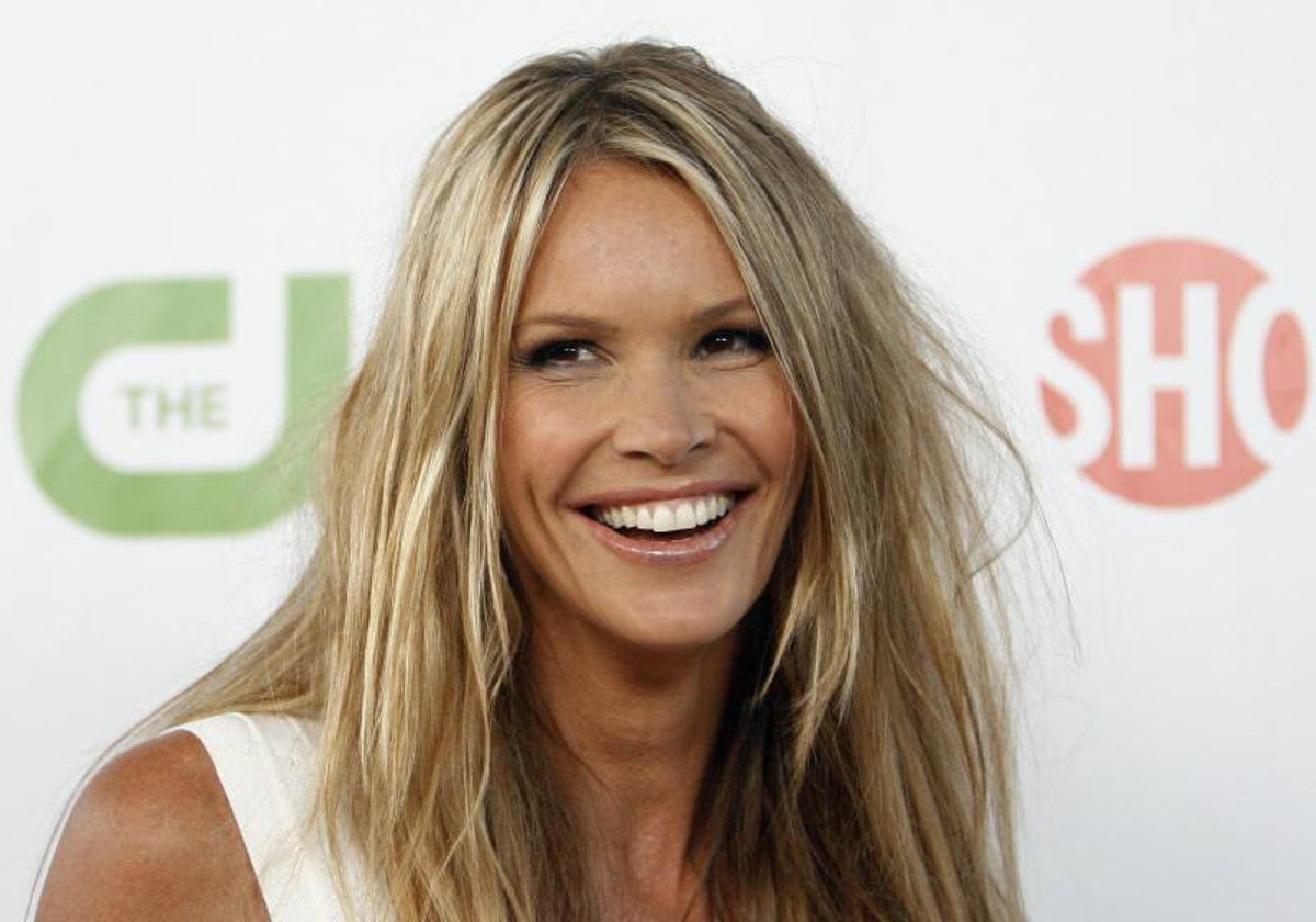 Elle Macpherson ha renunciado a la quimioterapia para tratar su cáncer de mama