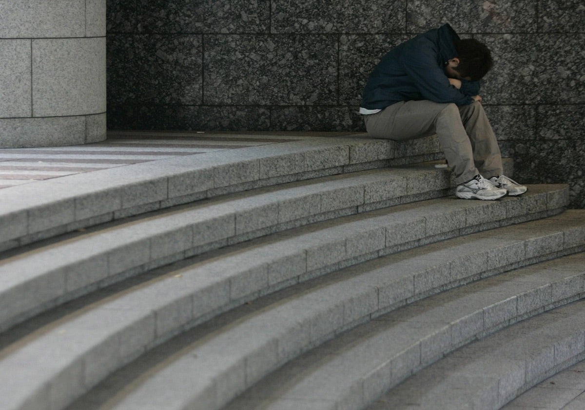 Joven en soledad