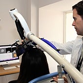 Primer tratamiento para la afasia como la que sufre Bruce Willis