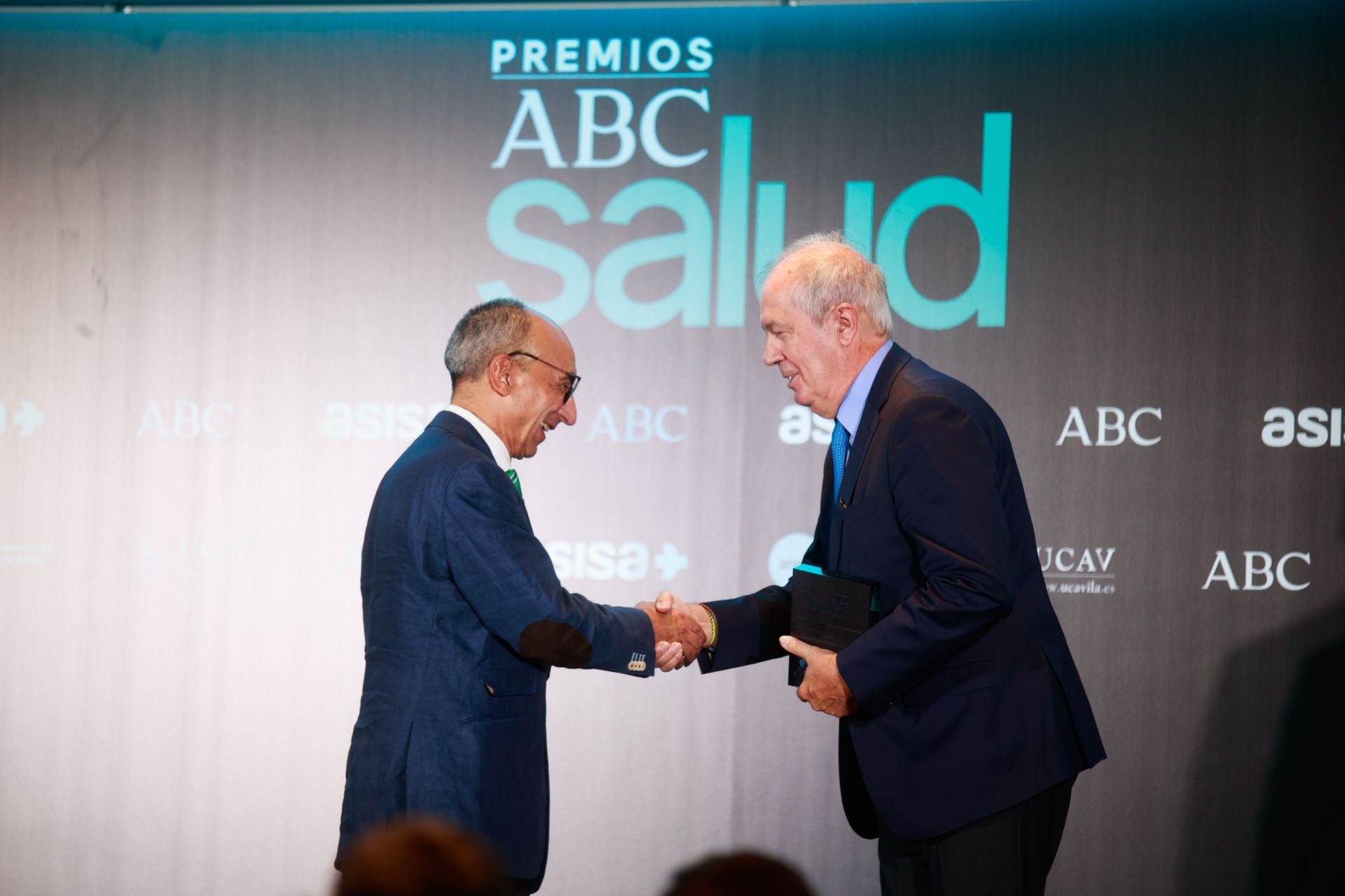 Felipe Atienza, jefe de sección del servicio de cardiología del Hospital Gregorio Marañón y CMO de Corify, junto a Luis Mayero, consejero delegado provincial de ASISA en Madrid