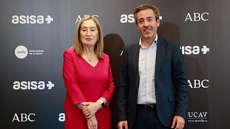 La entrega de los premios ABC Salud, reunió a numerosos rostros conocidos y referentes del mundo sanitario