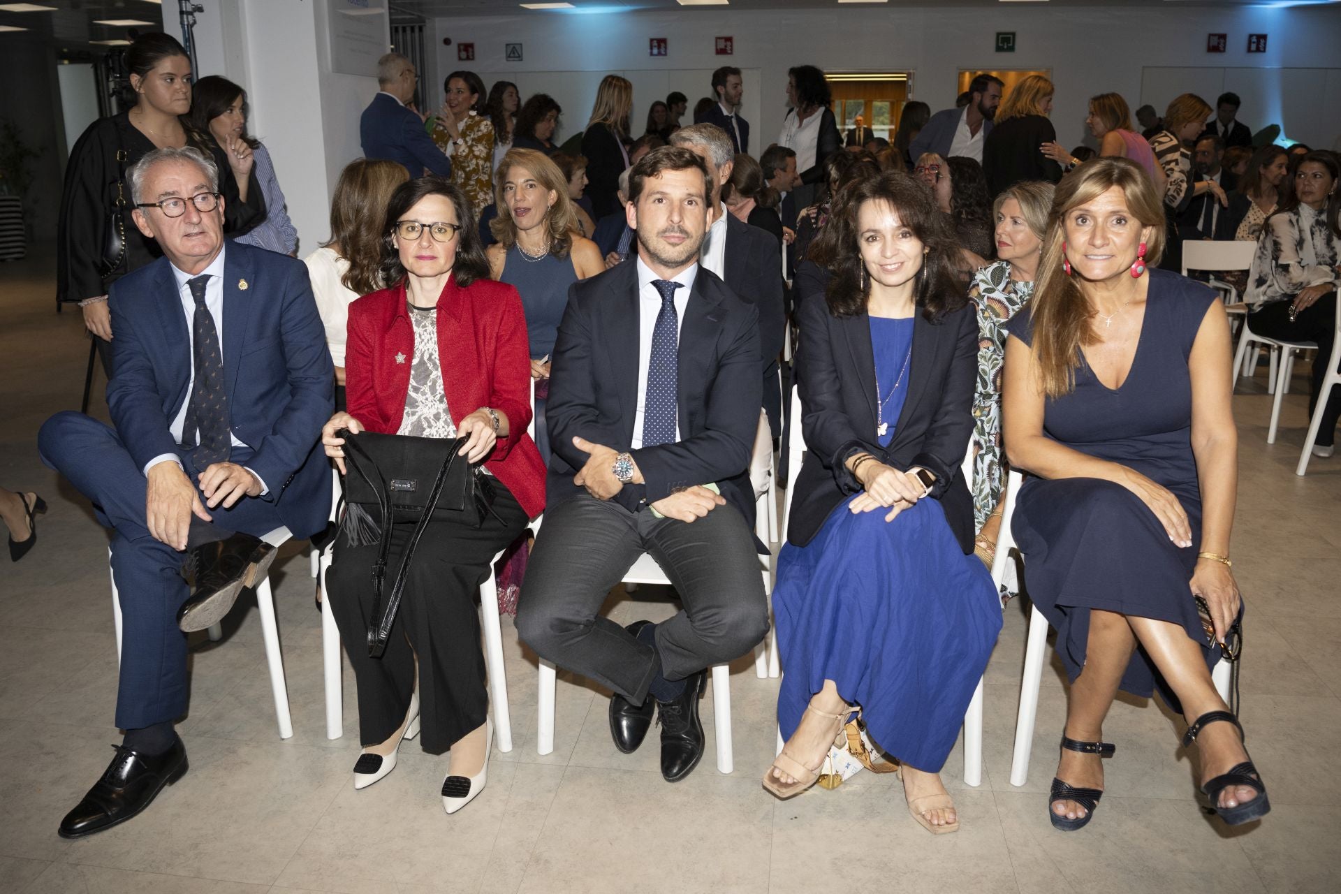 De izq. a dcha. Tomás Cobo, presidente de la organización médica colegial y Unión Profesional, Mercedes Sánchez Martínez, decana de la facultad de ciencias de la salud de la Universidad Católica de Ávila, Miguel Ángel Fernández Delgado, director general de Vocento Medios, Ana Ramírez, viceconsejera de la Comunidad de Madrid de Universidades , Investigación y Ciencia y Ana Delgado, directora general de ABC