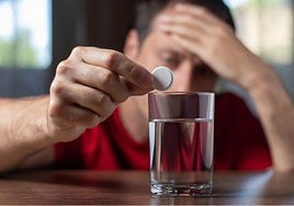 Las trampas de los remedios para la resaca: abuso de alcohol y ningún milagro