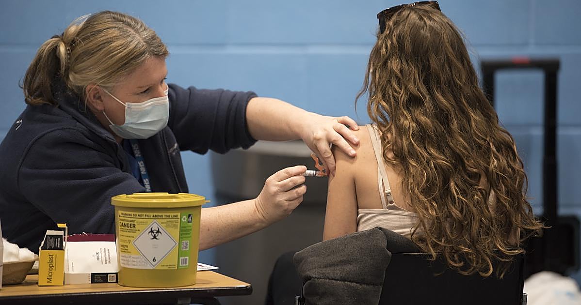 Los pediatras recomiendan un refuerzo de la vacuna de la meningitis B a los 12 años para evitar brotes