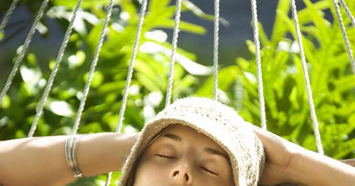 ¿Cómo y cuándo duermes la siesta? A esta hora del día se asocia con mayor mortalidad